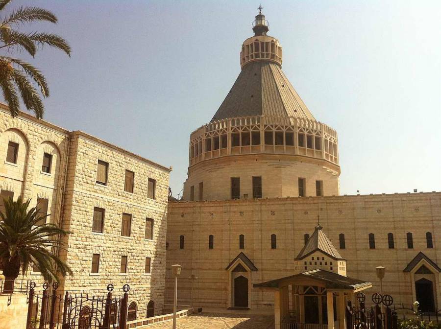 Jesus Trail | Innenhof vor der monumentalen Verkündigungsbasilika von Nazareth