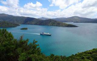 Neuseeland | Südinsel, bluebridge Fähre von Picton nach Wellington durch die Cook Strait aus Sicht des Queen Charlotte Sound