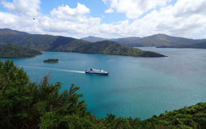 Neuseeland | Südinsel, bluebridge Fähre von Picton nach Wellington durch die Cook Strait aus Sicht des Queen Charlotte Sound