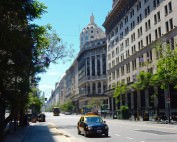 Buenos Aires | interessante Orte: Die schöne Avenida Pena verbindet Obelisk und Plaza de Mayo. Sie ist ein Prachtstraße mit zahlreichen alten Gebäuden