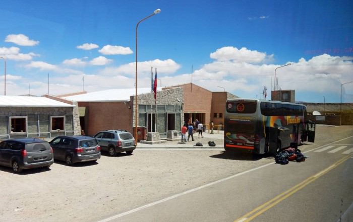 Argentinien | Das Haus zur Grenzkontrolle bei de Überquerung der Grenze von Argentinien nach Chile mit dem Bus von Salta nach San Pedro de Atacama über den Jama Pass