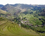 Peru | Heiliges Tal, Ruinen von Pisac. Panorama auf die terrassenförmig angelegte Inka-Ruine mit ins Tal