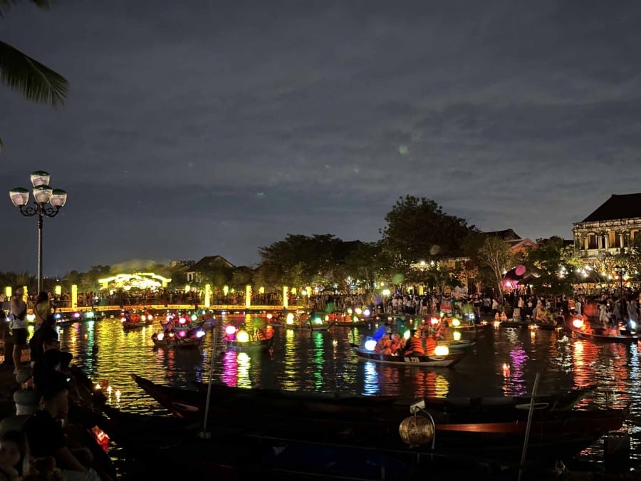 Vietnam Hoi An Tipps: Altstadt Laternen Boote Fluss