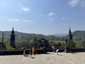 Vietnam Hue Sehenswürdigkeiten: Khai Dinh Mausoleum Ausblick